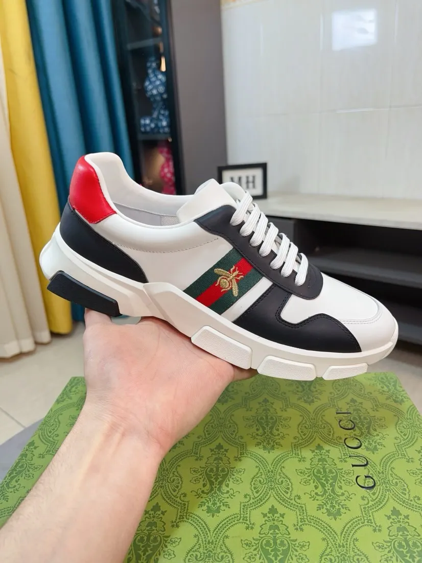 Men's shoes 💰560🌹🌹GUCCI [Gucci] New high-end brand of men's shoes, the latest fashionable casual men's shoes, trendy and versatile, relaxed and sporty style, uppers imported from Italy, first-layer cowhide, genuine leather lining, and ultra-fine workmanship. Original personalized fashionable rubber wear-resistant outsole, light and comfortable on the foot, size 38-44